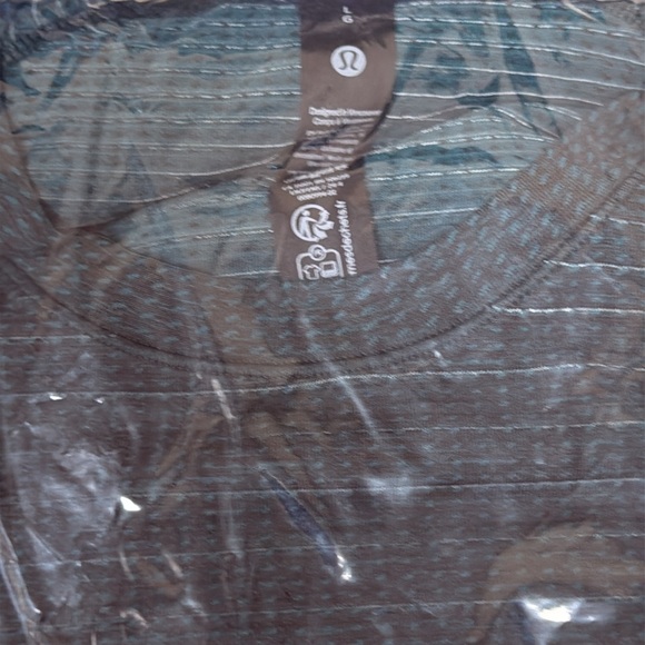 LULULEMON METAL VENT TECH SHORT SLEEVE GLOW STRIPE - L - Picture 3 of 5